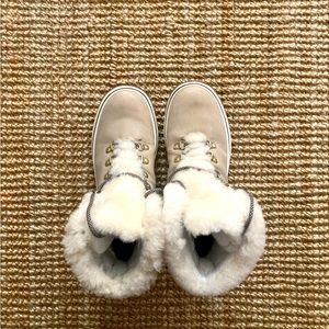 Pajar beige snow boots excellent quality and condition size 9